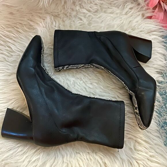 Donald J. Pliner Gian Snake Embossed Boots Stretch 6.5 - Picture 4 of 9